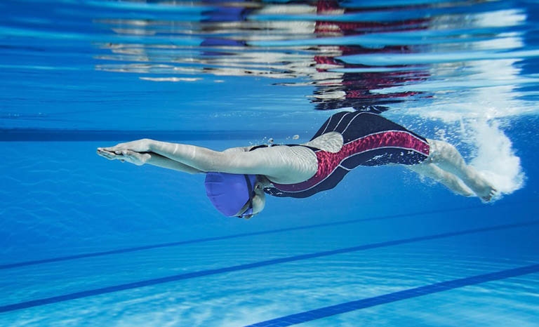 Lợi ích đáng ngạc nhiên của việc bơi lội đối với sức khỏe