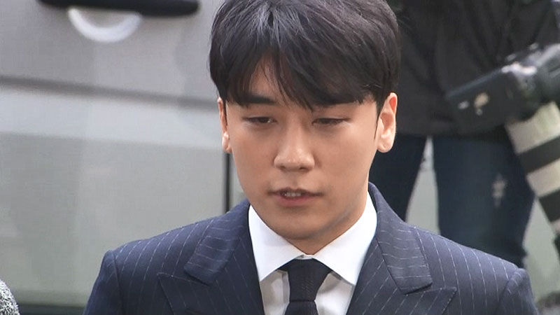 Seungri bị kết án 1 năm 6 tháng tù giam vì môi giới mại dâm, đánh bạc