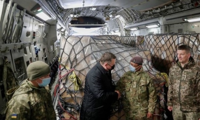 Anh cam kết tăng 1,6 tỷ USD hỗ trợ quân sự cho Ukraine