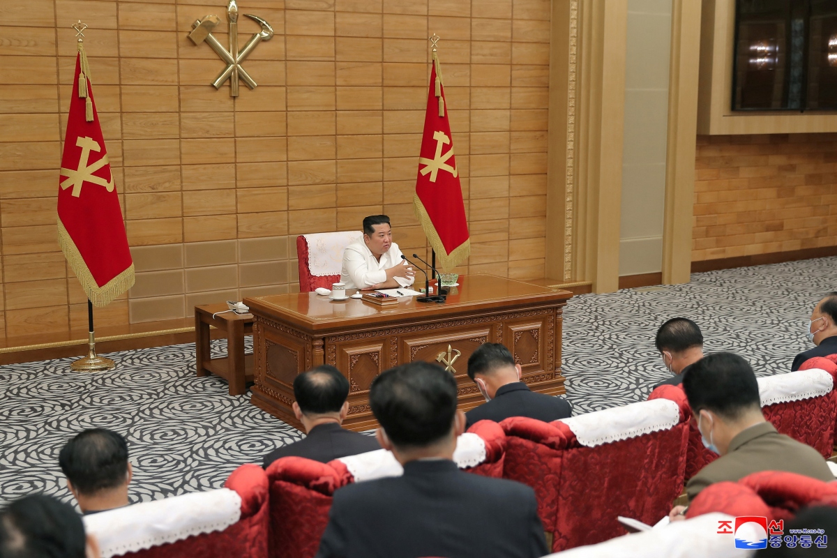 Nhà lãnh đạo Triều Tiên Kim Jong-un chủ trì cuộc họp đánh giá tình hình Covid-19