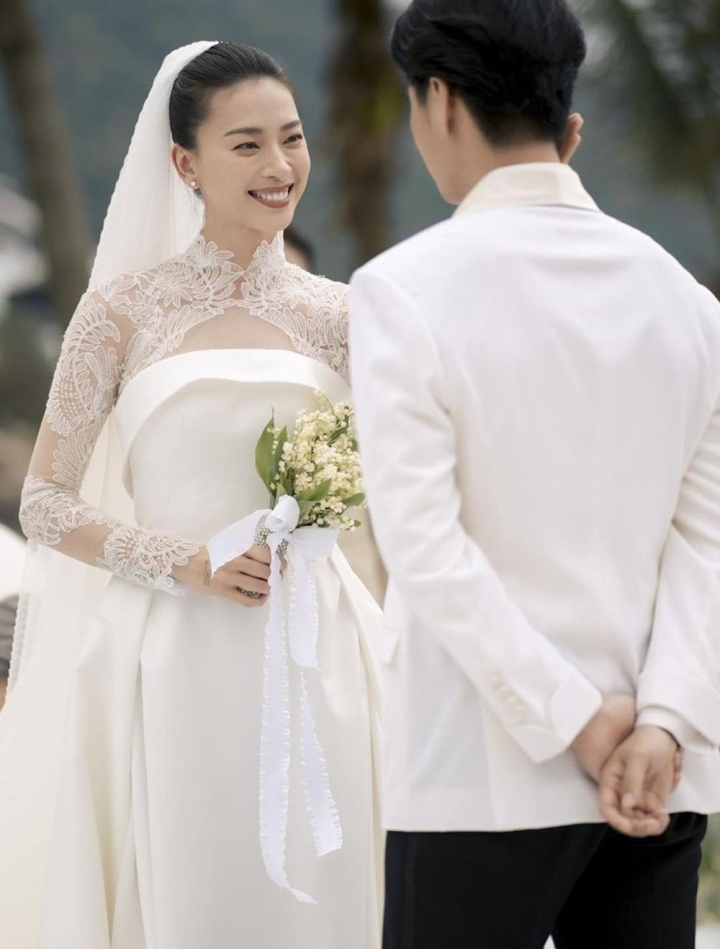 Sau Ngô Thanh Vân, sẽ đến lượt cặp "chị em" Vbiz nào làm đám cưới?
