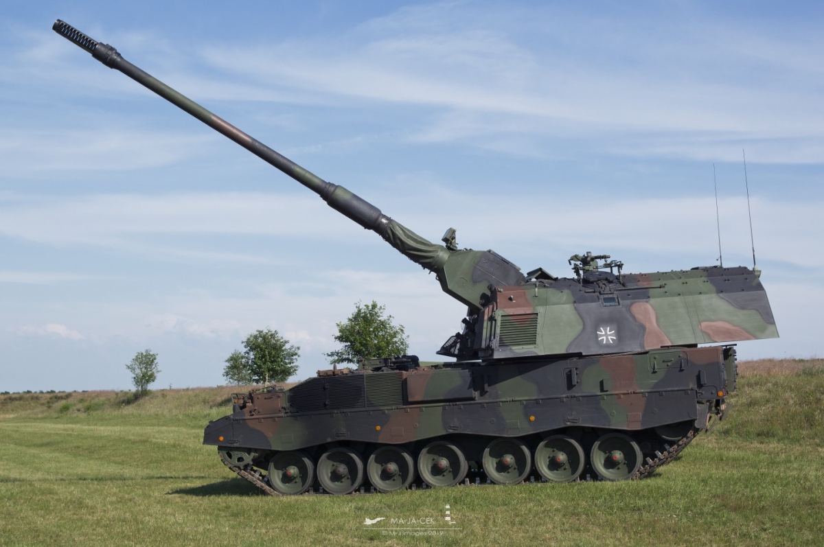 Lựu pháo tự hành PzH-2000 "hoàng đế pháo binh" của Đức
