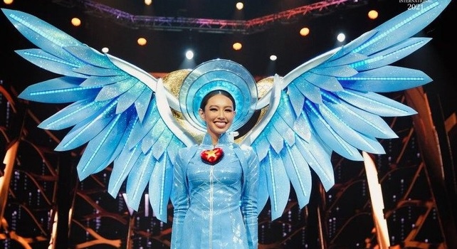 Phần thi trang phục dân tộc ở Miss Grand Vietnam 2022 được tổ chức quy mô, hoành tráng