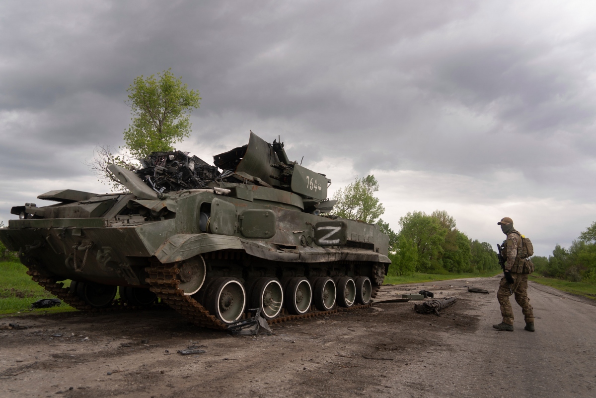 Quân đội Ukraine tuyên bố tiến sát biên giới Nga, Moscow siết chặt vòng vây ở Donbass