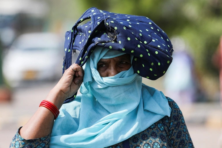 Người dân Ấn Độ chật vật đối phó với đợt nắng nóng kỷ lục