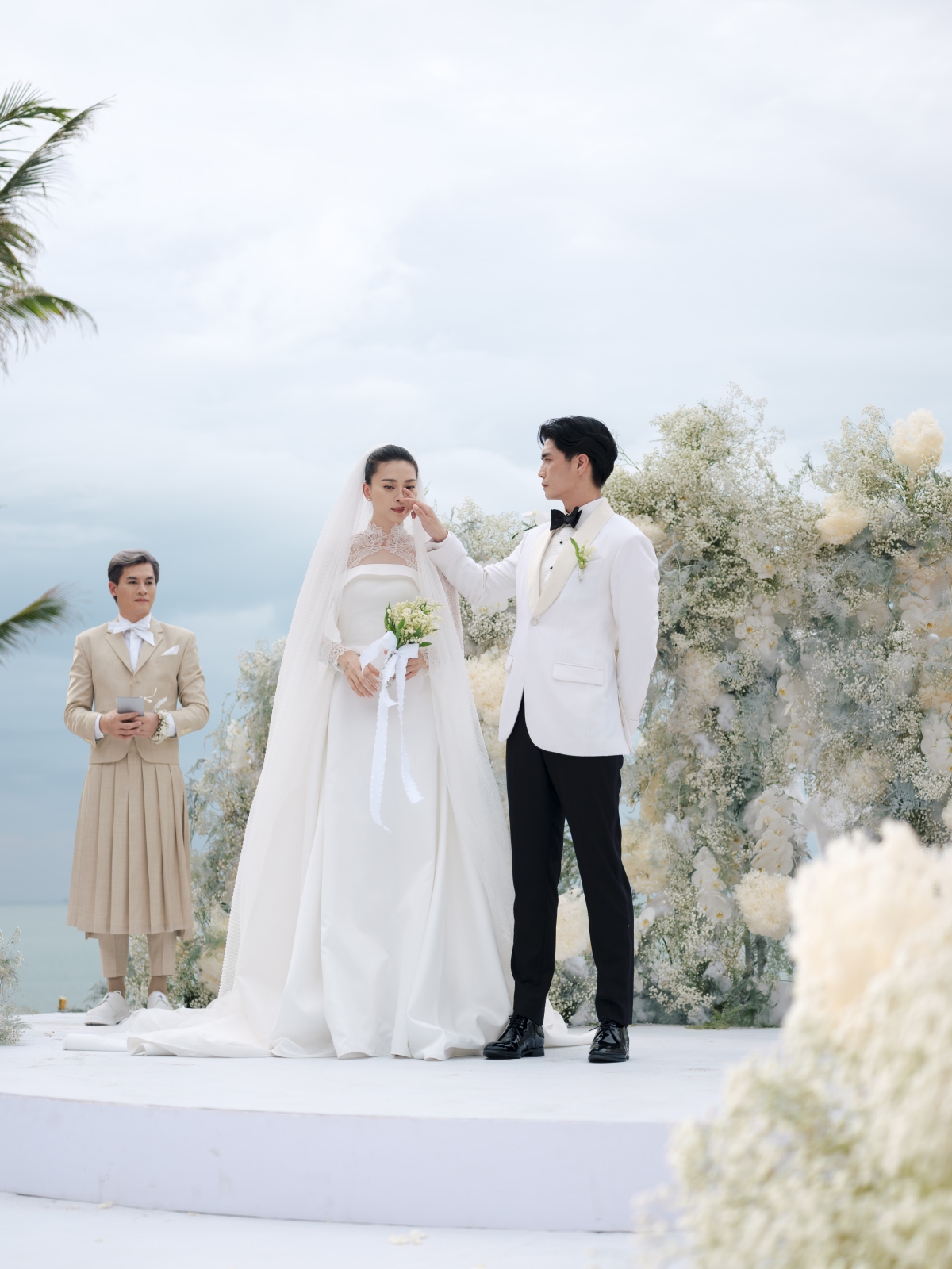 Hoa cầm tay trong đám cưới Ngô Thanh Vân thuộc top đắt đỏ nhất thế giới