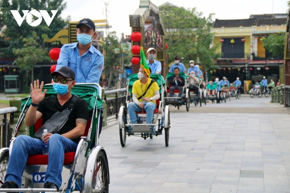 Ngày 4/5,Việt Nam có hơn 3.000 ca COVID-19 mới, hơn 42.000 ca điều trị khỏi