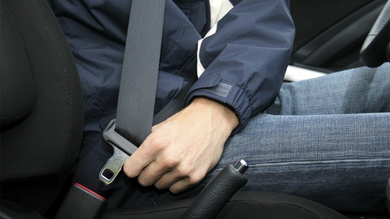 Nguy hiểm khó ngờ của việc không thắt dây an toàn khi lái xe ở tốc độ chậm
