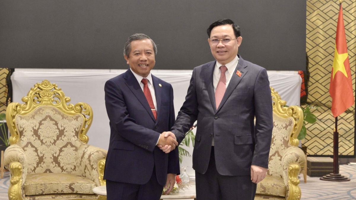 Chủ tịch Quốc hội Vương Đình Huệ tiếp Bộ trưởng Công nghệ và Truyền thông Lào