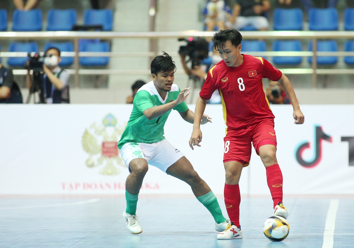 ĐT Futsal Việt Nam đánh rơi chiến thắng trước Indonesia ở trận ra quân SEA Games 31
