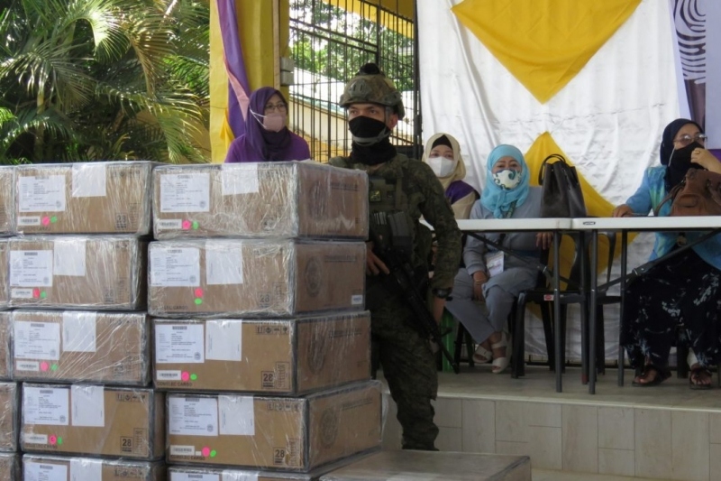 Nổ lựu đạn và xả súng tại một số điểm bỏ phiếu ở Philippines gây thương vong