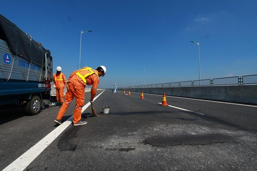"Tối hậu thư" yêu cầu VEC khắc phục ngay hư hỏng đường cao tốc Đà Nẵng - Quảng Ngãi