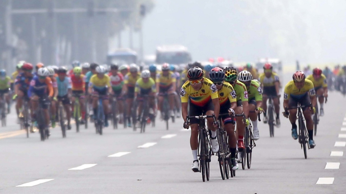Chặng 2 giải xe đạp truyền hình Bình Dương lần thứ IX thu hút hàng trăm tay đua