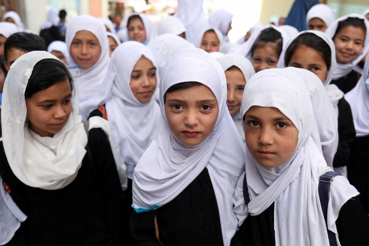 Taliban sắp cho phép mở lại trường trung học cho nữ sinh Afghanistan