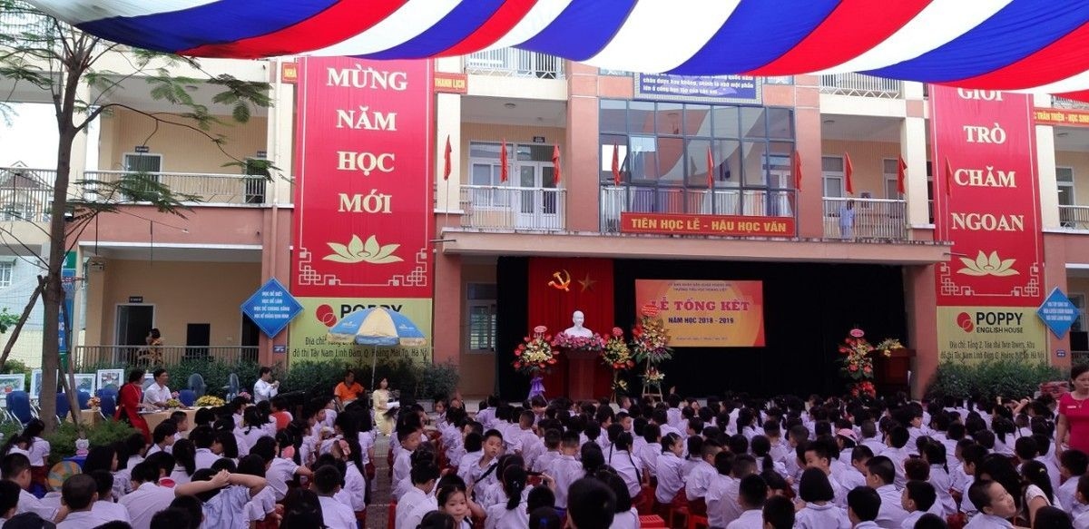 "Đẩy" học sinh đi để trường lên chuẩn quốc gia: Quận Hoàng Mai yêu cầu họp phụ huynh ngay