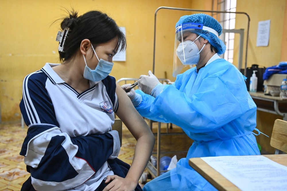 Bộ Y tế thúc giục 13 tỉnh nhận vaccine Covid-19