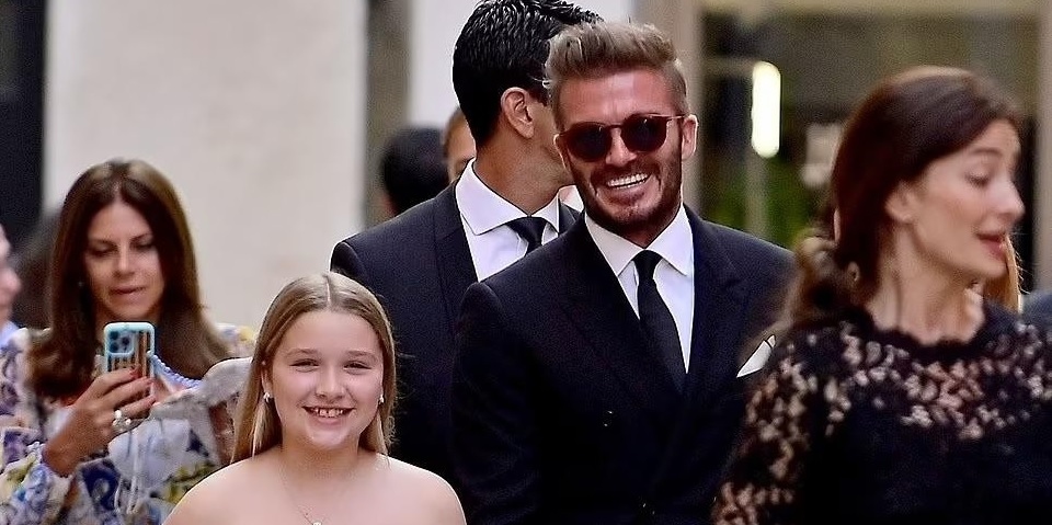 Con gái David Beckham diện đầm hiệu, xinh đẹp dự sự kiện cùng cha