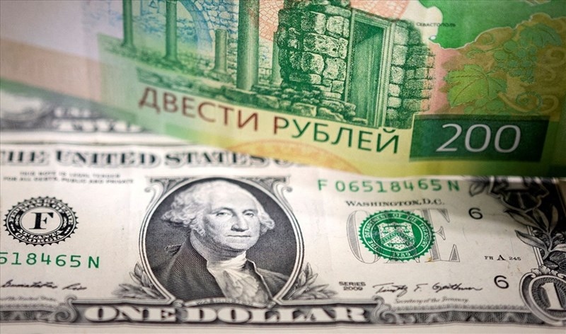 Tỉ giá đồng roube tăng mạnh nhất trong vòng 7 năm so với USD