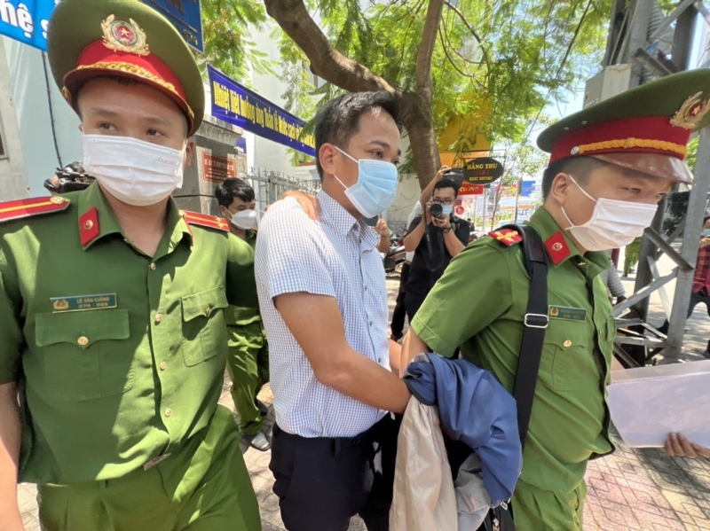 Khởi tố Giám đốc CDC Khánh Hòa vì nhận "hoa hồng" của Việt Á