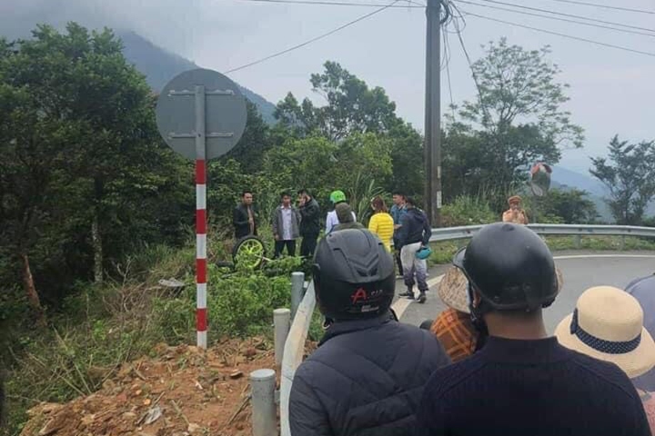 Hai phóng viên gặp tai nạn rơi xuống vực ở Lào Cai, một người tử vong