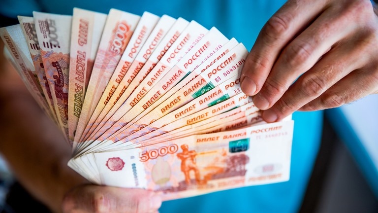 Tỉ giá đồng Rúp của Nga tăng mạnh nhất trong vòng 7 năm so với USD