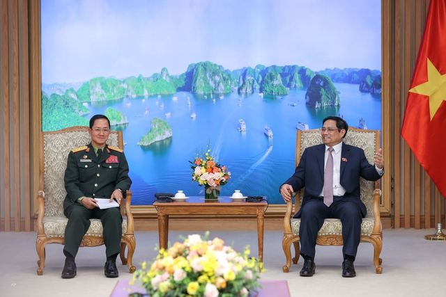 Thủ tướng: Việt- Lào tăng cường hợp tác, nâng cao năng lực quốc phòng