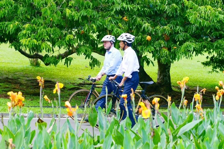 Tổng thống Indonesia và Thủ tướng Australia cùng đạp xe, nâng cao ý thức bảo vệ môi trường