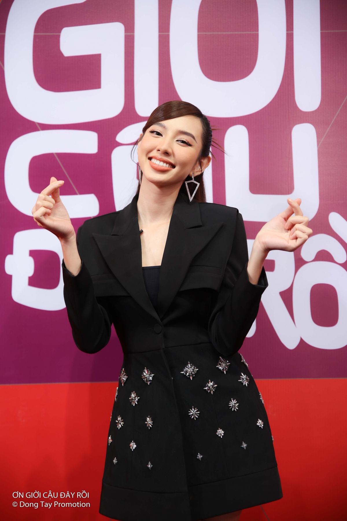 Hoa hậu Thuỳ Tiên trổ tài nói tiếng Thái tại "Ơn giời Cậu đây rồi"