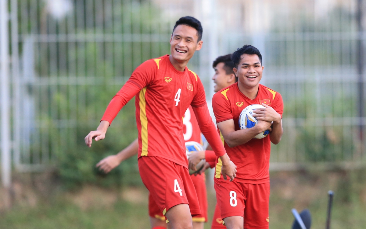 U23 Việt Nam cười “thả ga” khi được HLV Gong Oh Kuyn cho chơi trò chơi