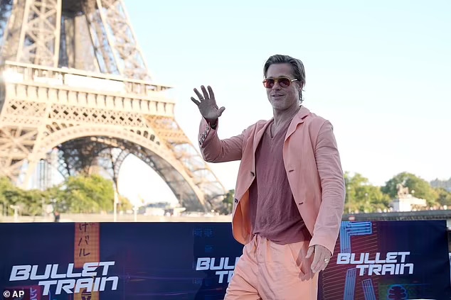Brad Pitt lãng tử, phong trần dự ra mắt phim mới ở Pháp
