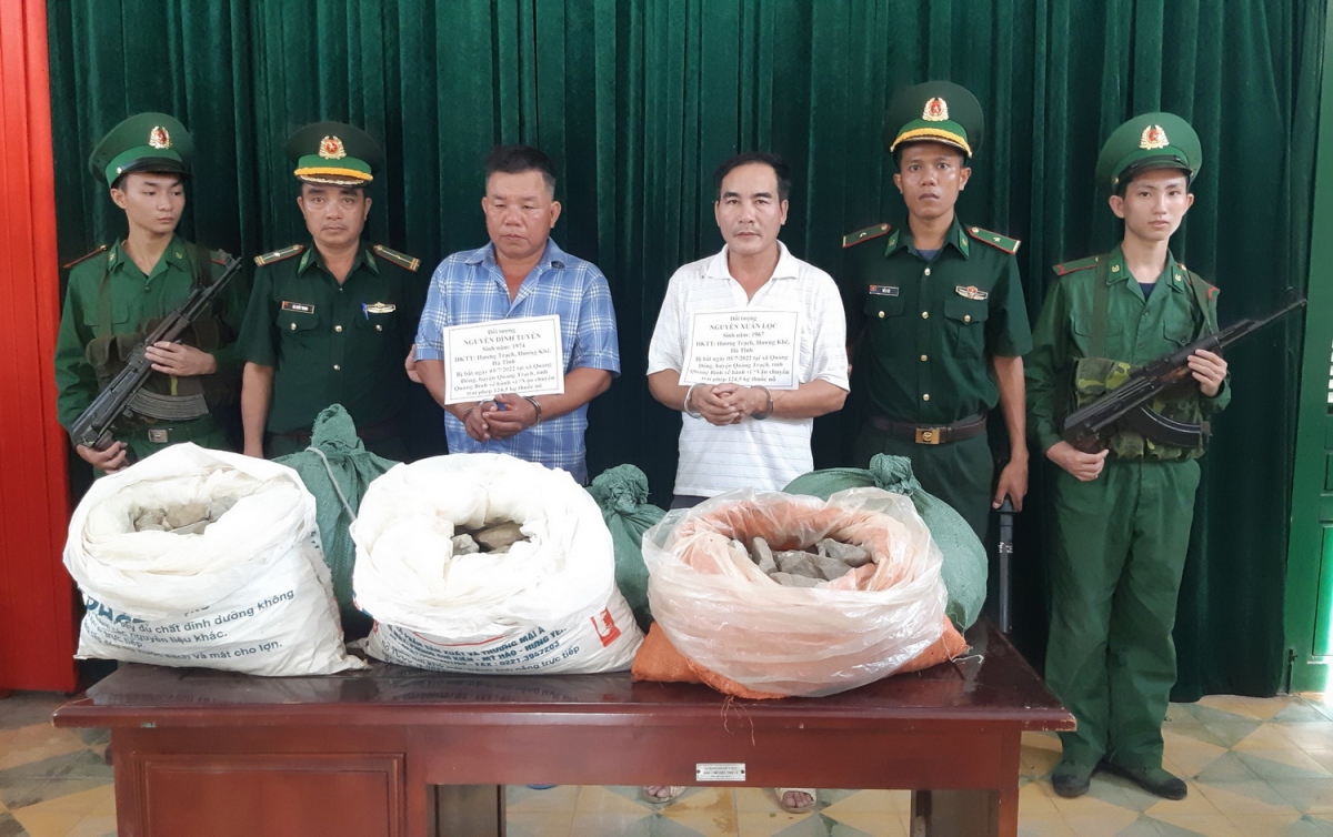 Quảng Bình bắt vụ vận chuyển, buôn bán thuốc nổ trái phép liên tỉnh