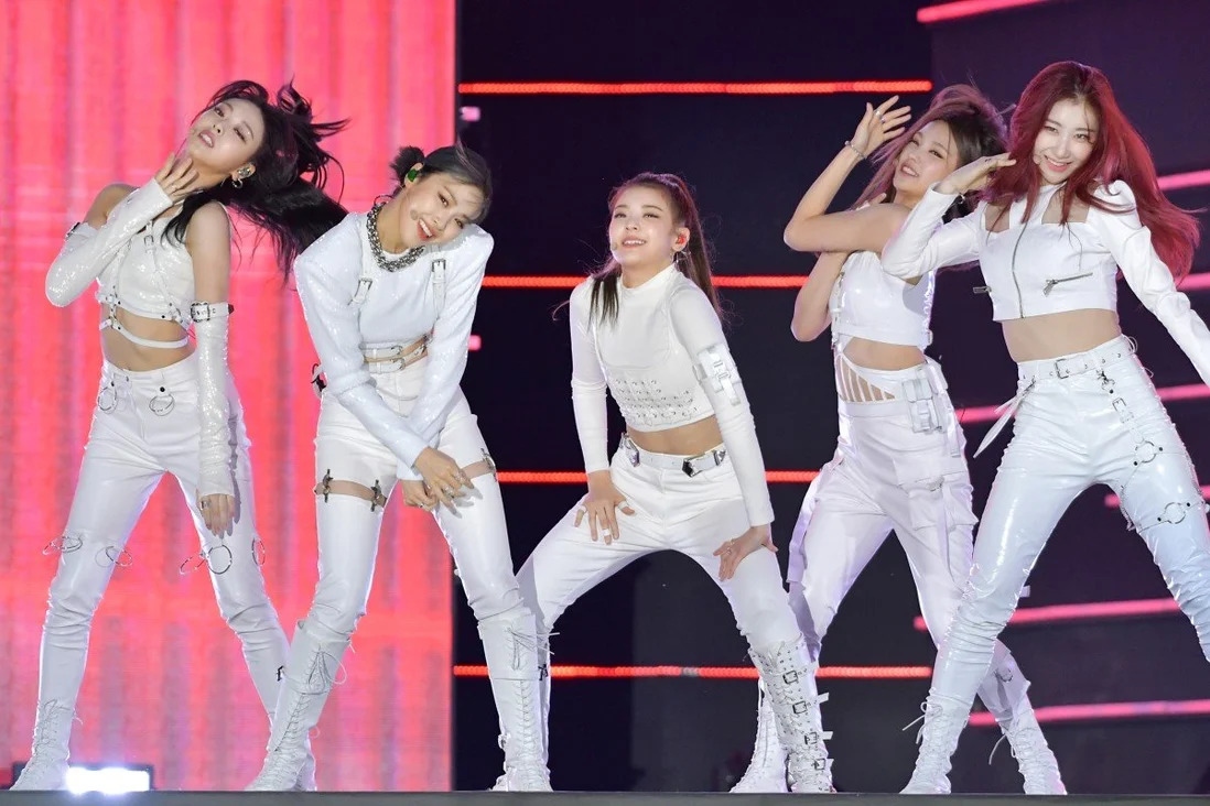 K-pop đón chờ mùa hè sôi động với J-Hope, Itzy, Girls’ Generation