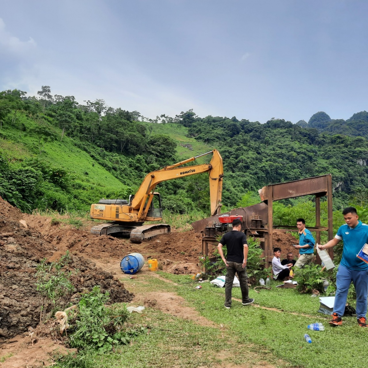 Bắt đối tượng khai thác vàng trái phép tại khu vực giáp ranh Cao Bằng - Bắc Kạn