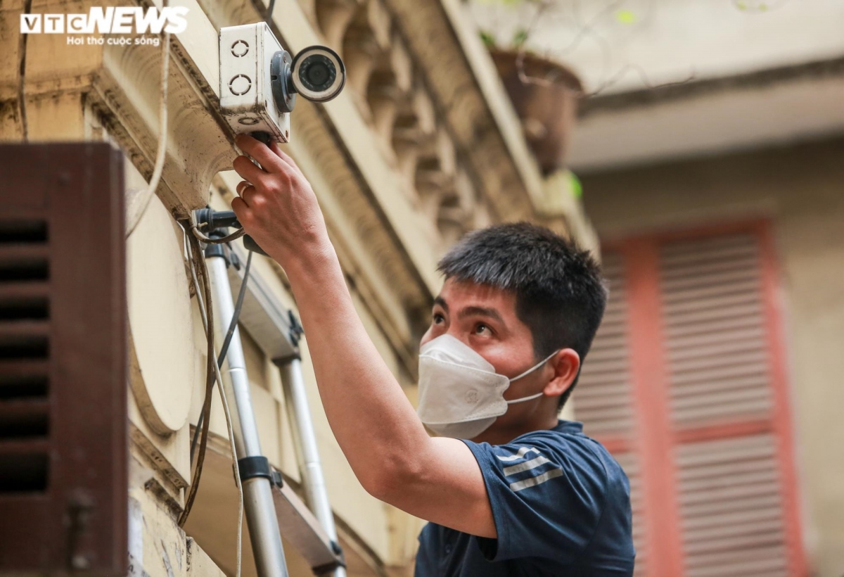 'Mắt thần' ngày đêm bảo vệ an ninh cho ngõ phố Thủ đô