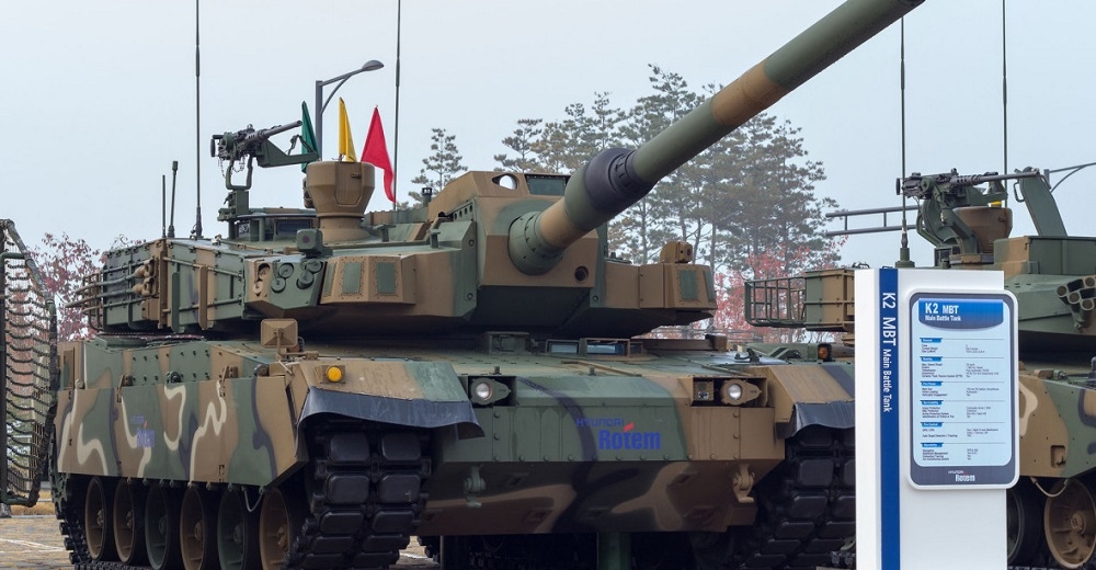 Ba Lan tiếp tục tăng cường sức mạnh quân sự bằng xe tăng, pháo và máy bay