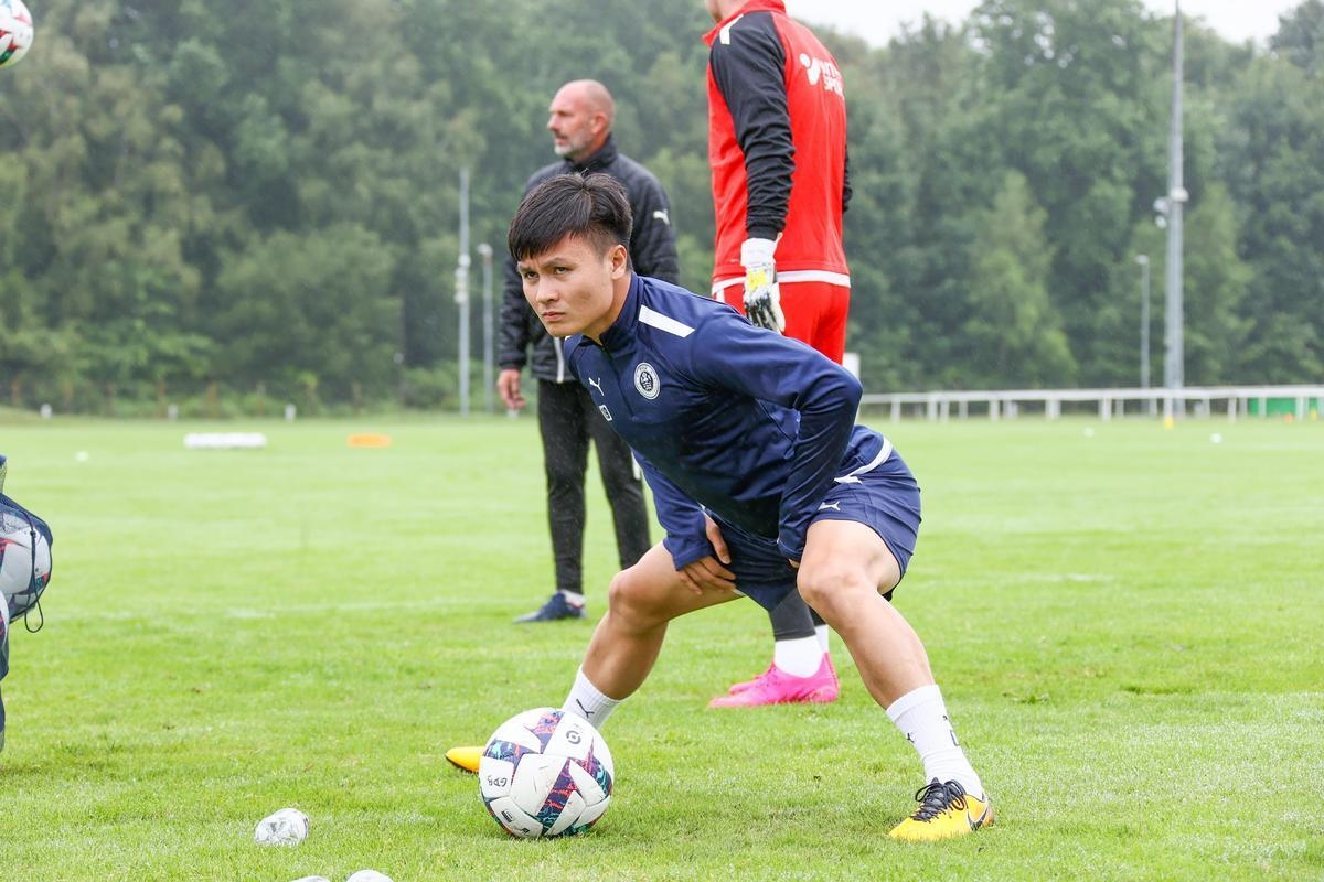 Quang Hải có thể đá trận đầu cho Pau FC vào ngày 8/7