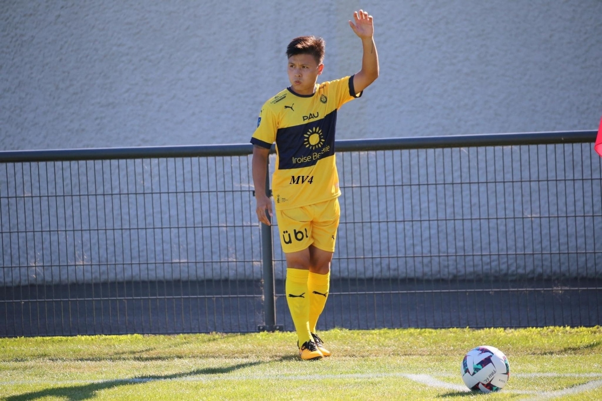 Quang Hải nhận trận thua đầu tiên trong màu áo Pau FC