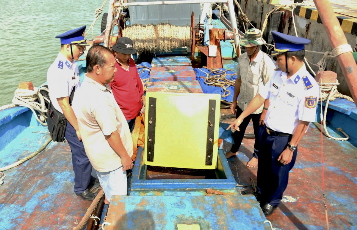 Phát hiện tàu cá Tiền Giang chở 90.000 lít dầu DO không rõ nguồn gốc