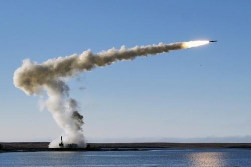 Bộ đôi tên lửa phòng thủ canh biển Baltic của Nga