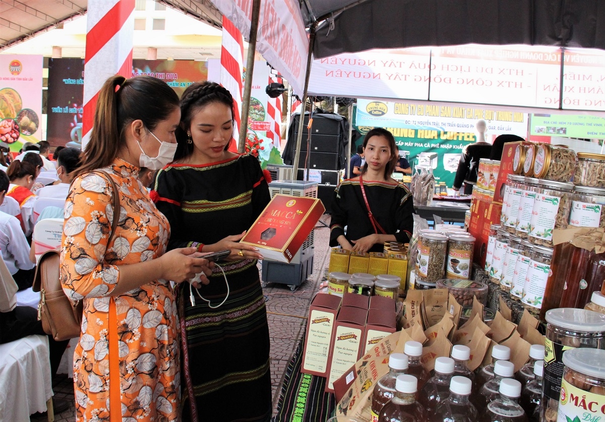 Khai mạc tuần lễ tiêu thụ nông sản tiêu biểu tỉnh Đắk Lắk năm 2022
