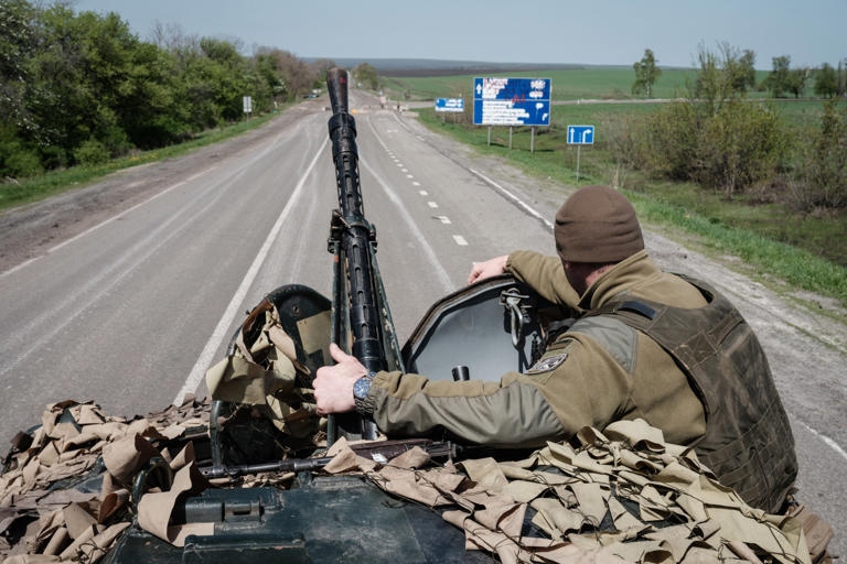 Chiến sự Nga-Ukraine đến giai đoạn quyết định, lộ diện 3 điểm nóng mới ở Donbass