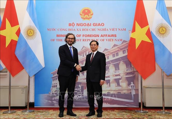 Việt Nam và Argentina sẽ hợp tác khai thác dầu khí, năng lượng tái tạo