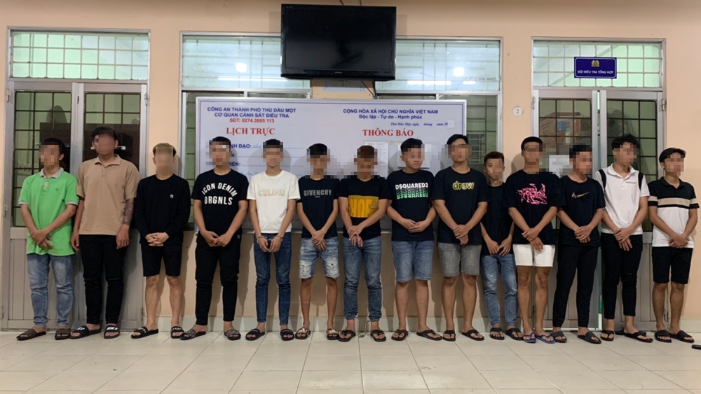 Công an Bình Dương bắt giữ 19 thanh thiếu niên tham gia hỗn chiến