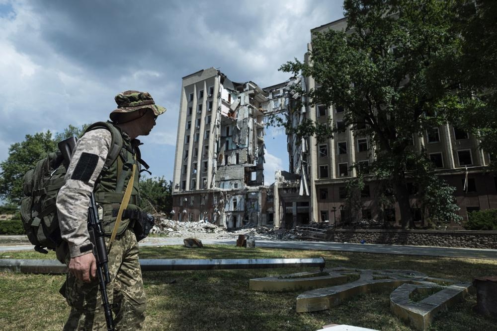 Tấn công 3 thành phố quan trọng ở Donetsk, Nga quyết kiểm soát Donbass