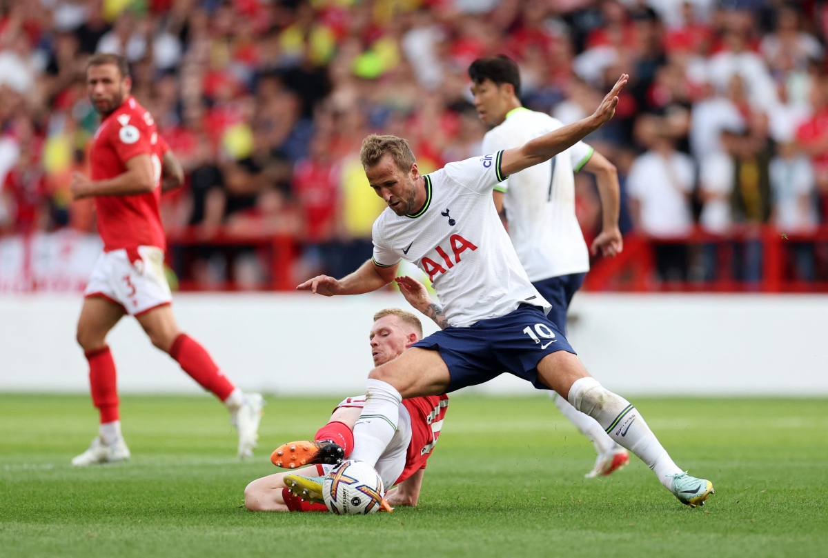 Harry Kane "hụt" hat-trick, Tottenham "vượt ải" tân binh Nottingham