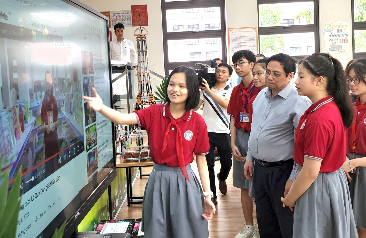 Thủ tướng Phạm Minh Chính thăm cụm liên trường tại tỉnh Lào Cai