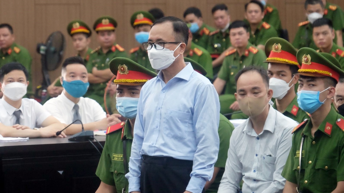 Cựu Bí thư Bình Dương Trần Văn Nam khuyên thuộc cấp dũng cảm nhận lỗi tại tòa