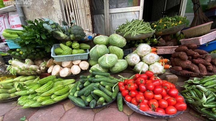 Giá thực phẩm, rau xanh bắt đầu giảm 'nhỏ giọt'