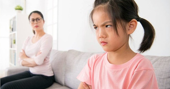 Những lời khuyên giúp bạn bình tĩnh đối phó với cơn giận dữ của trẻ