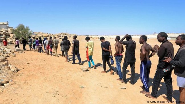 Ít nhất 15 người di cư chết tại sa mạc Libya